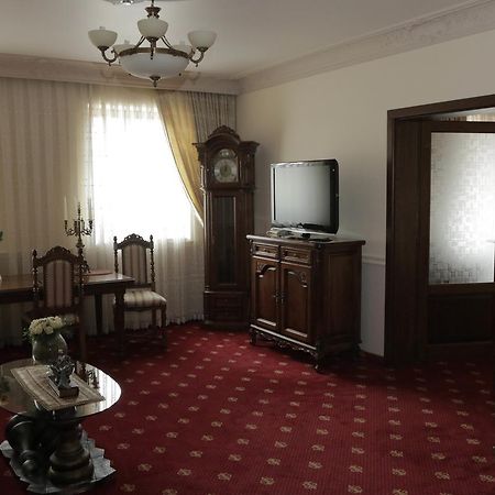 Hotel Slavia Salonta Εξωτερικό φωτογραφία