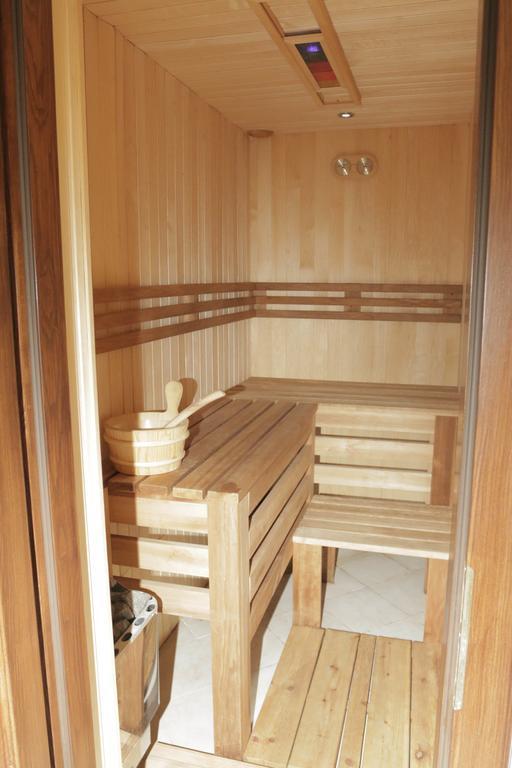 Hotel Slavia Salonta Εξωτερικό φωτογραφία