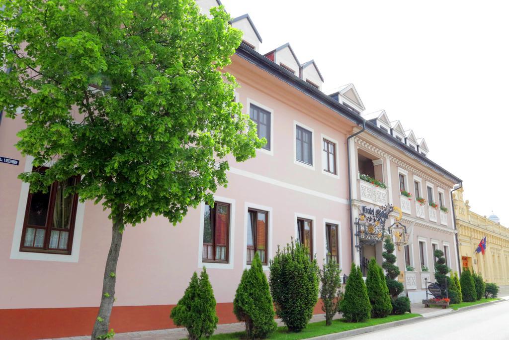 Hotel Slavia Salonta Εξωτερικό φωτογραφία