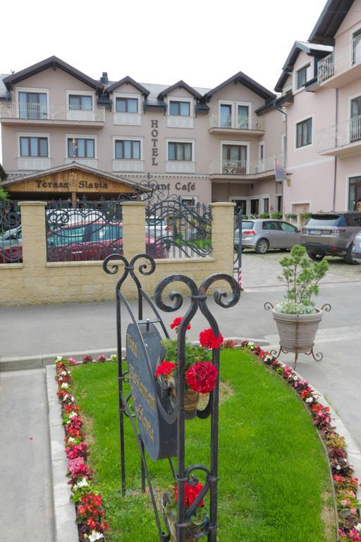 Hotel Slavia Salonta Εξωτερικό φωτογραφία