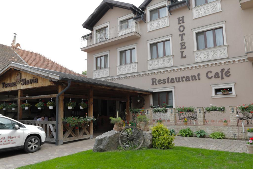 Hotel Slavia Salonta Εξωτερικό φωτογραφία