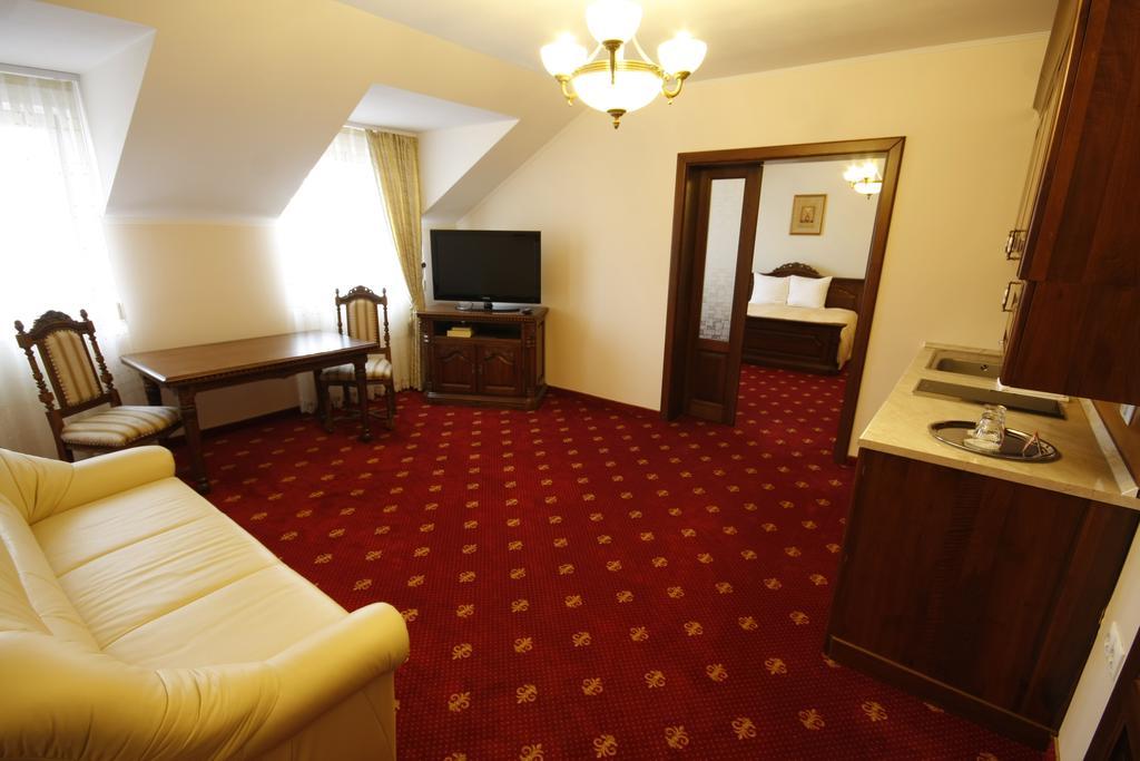 Hotel Slavia Salonta Εξωτερικό φωτογραφία