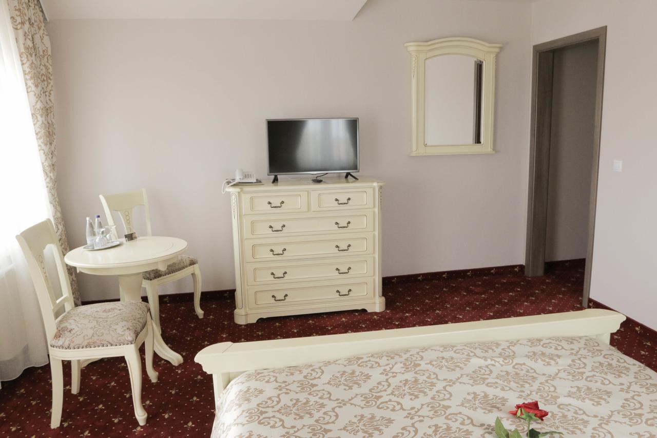 Hotel Slavia Salonta Εξωτερικό φωτογραφία